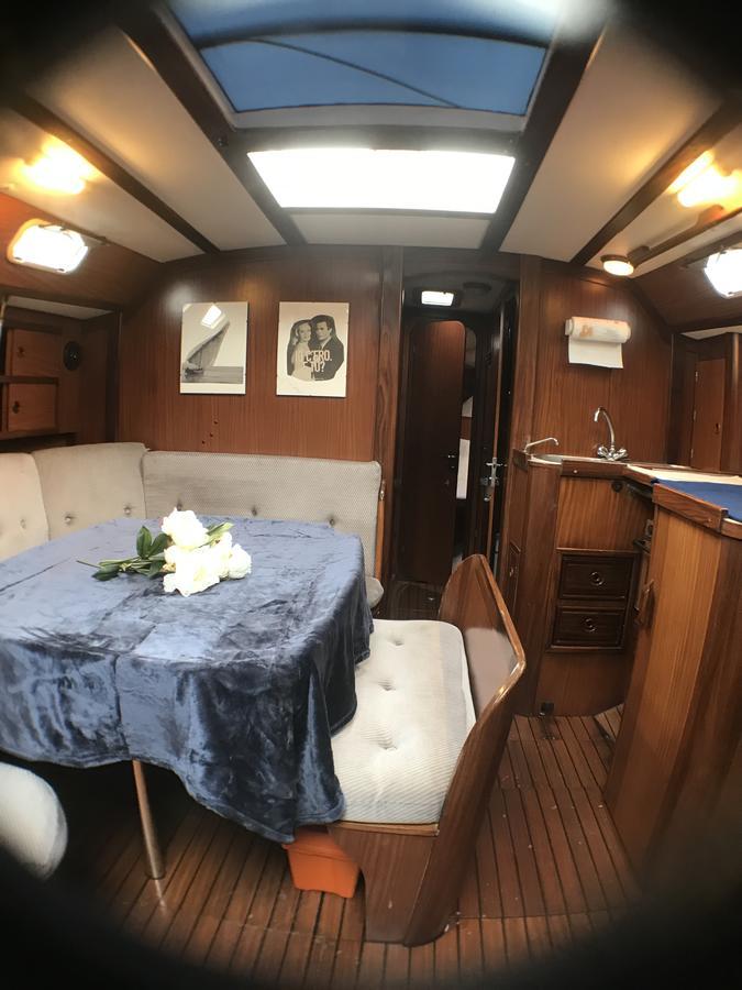 Hotel Bed&Boat Eolo 3 Venecia Exterior foto